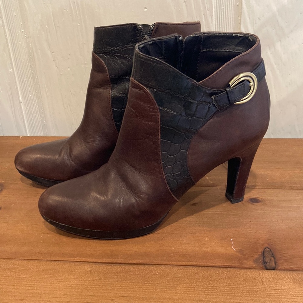 Naturalizer Brown Leather Bootie, Size 9